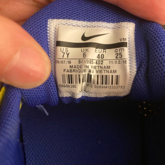Nike Youth Size 7 Blue - Picture 6 of 6